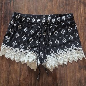 Black and White Patterned Lace Trim Shorts